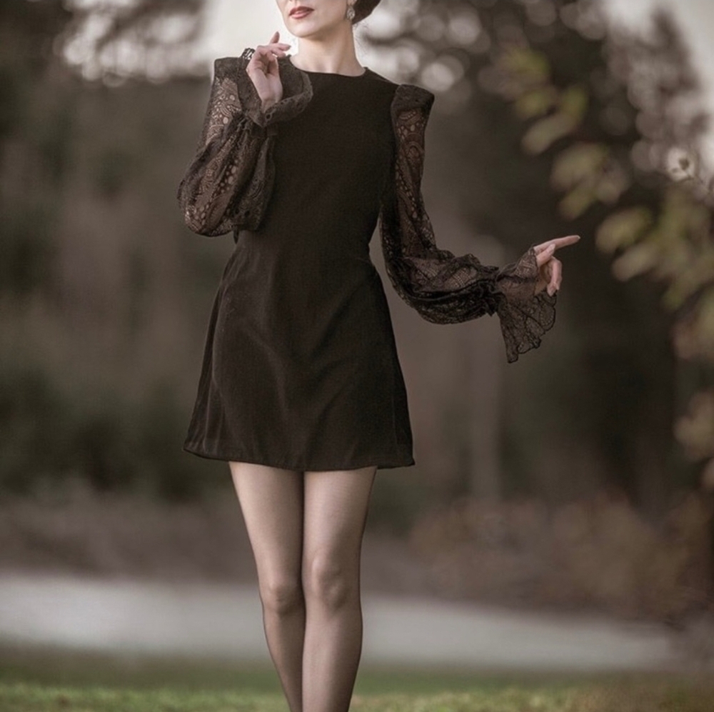 H&M The Vampires Wife XXL Black Velvet
